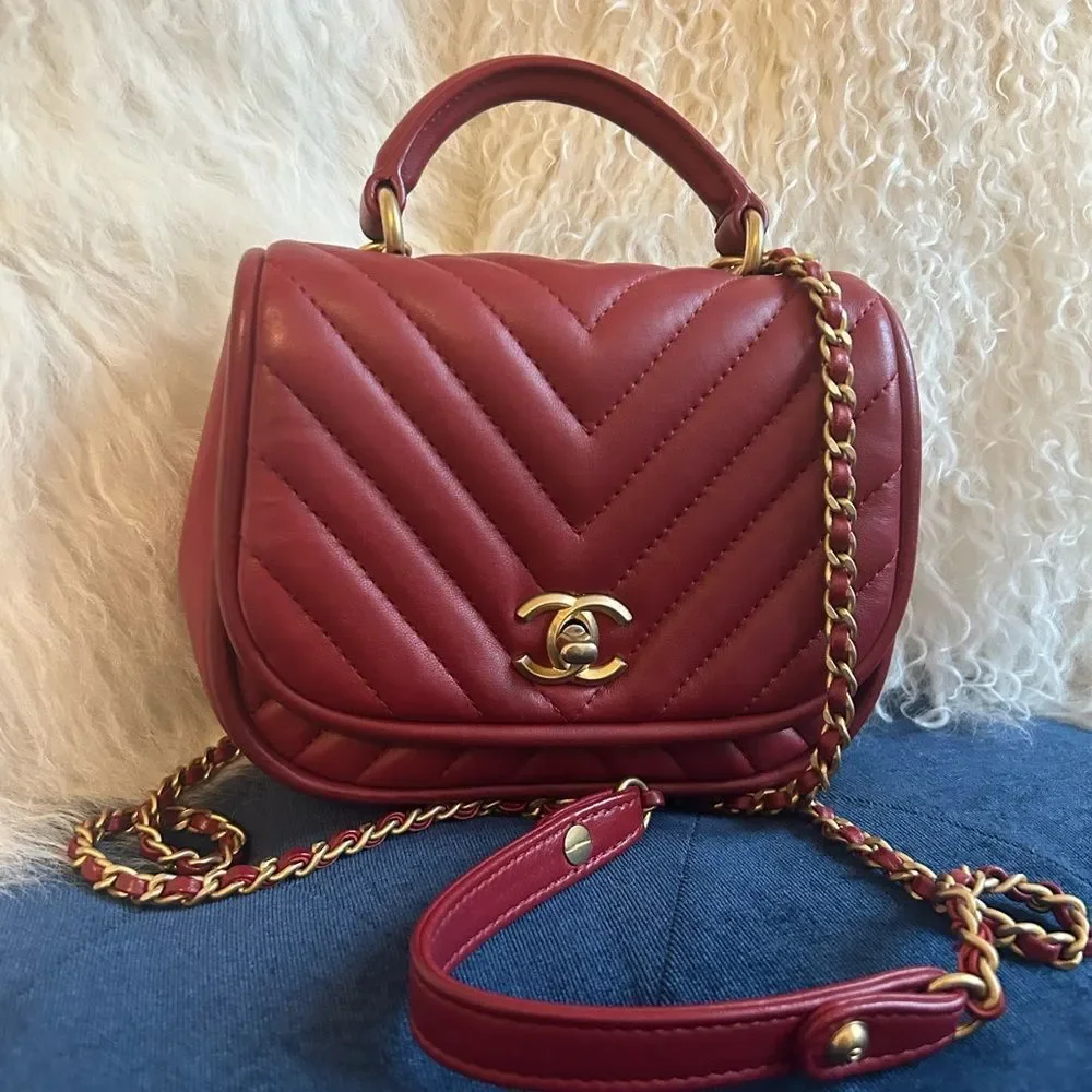 Chanel Red chev coco handle small Leather Handbag